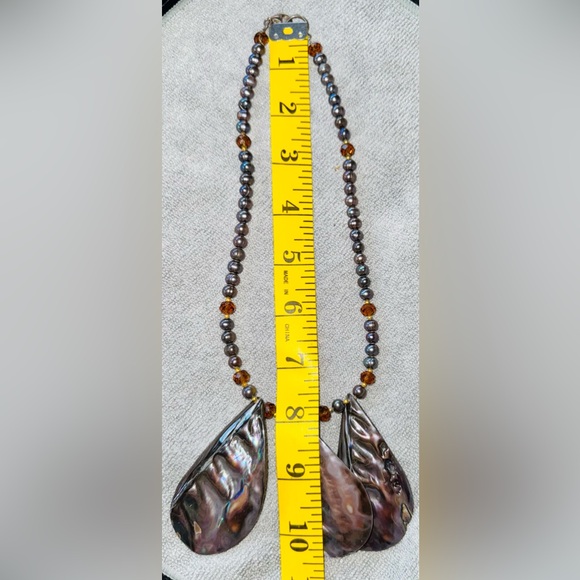 Elegant Iridescent pearl Shell Necklace w/Smokey topaz & gold beads .925 claps - Picture 9 of 9